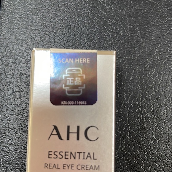 AHC ESSENTIAL Real Eye Cream - Picture 3 of 4